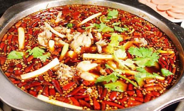 渝小鱼美蛙鱼头调料厂家直销