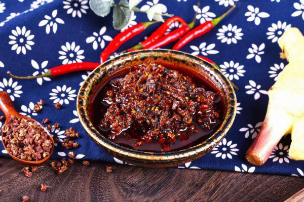 疫情期间免费为15家店生产调料