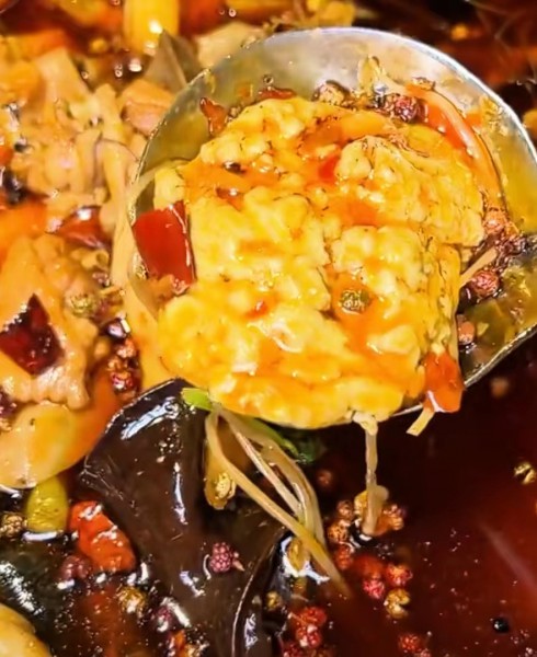 阳春三月，重庆渝特食品旗下品牌猪在笑.哇哇鸡正式开业了